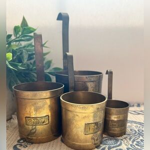 Antique Kitchen Milk Measures Set of 4